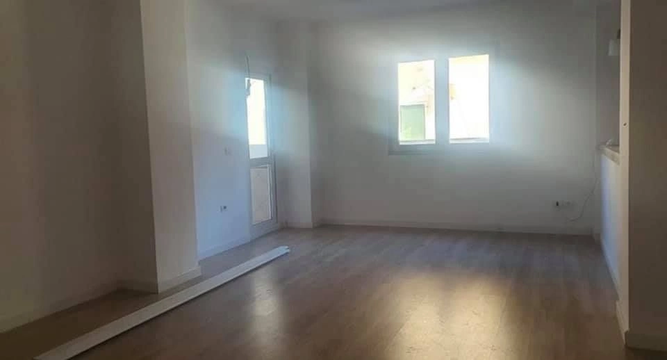 شقة حديثة بمساحة 115 متر مربع في دورس