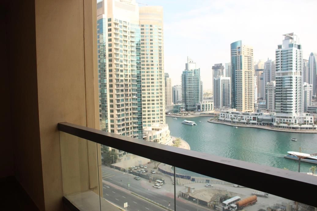 Apartment 100 m2 with views of the Marina and pool