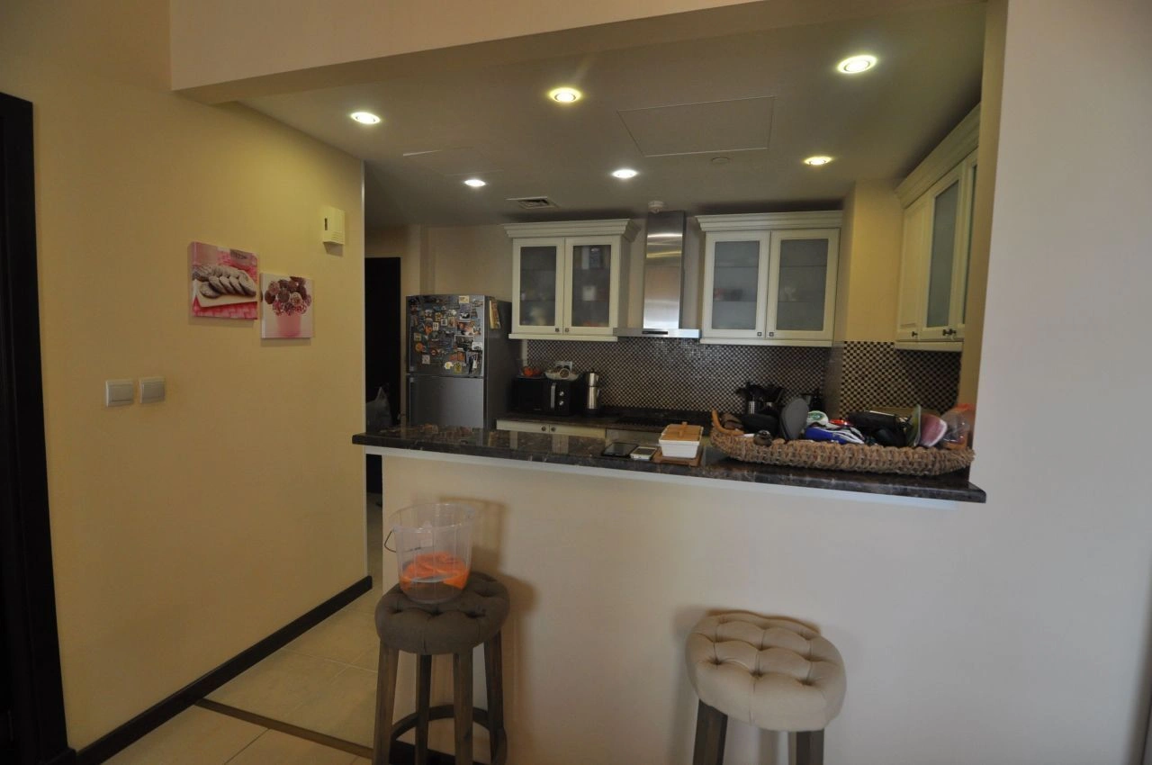 Apartment 100 m2 with views of the Marina and pool