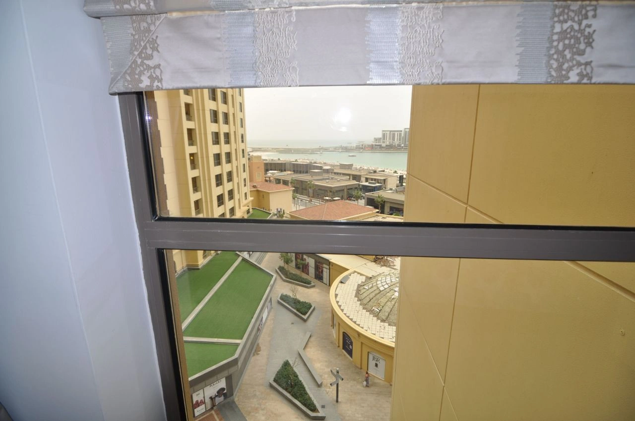 Apartment 100 m2 with views of the Marina and pool