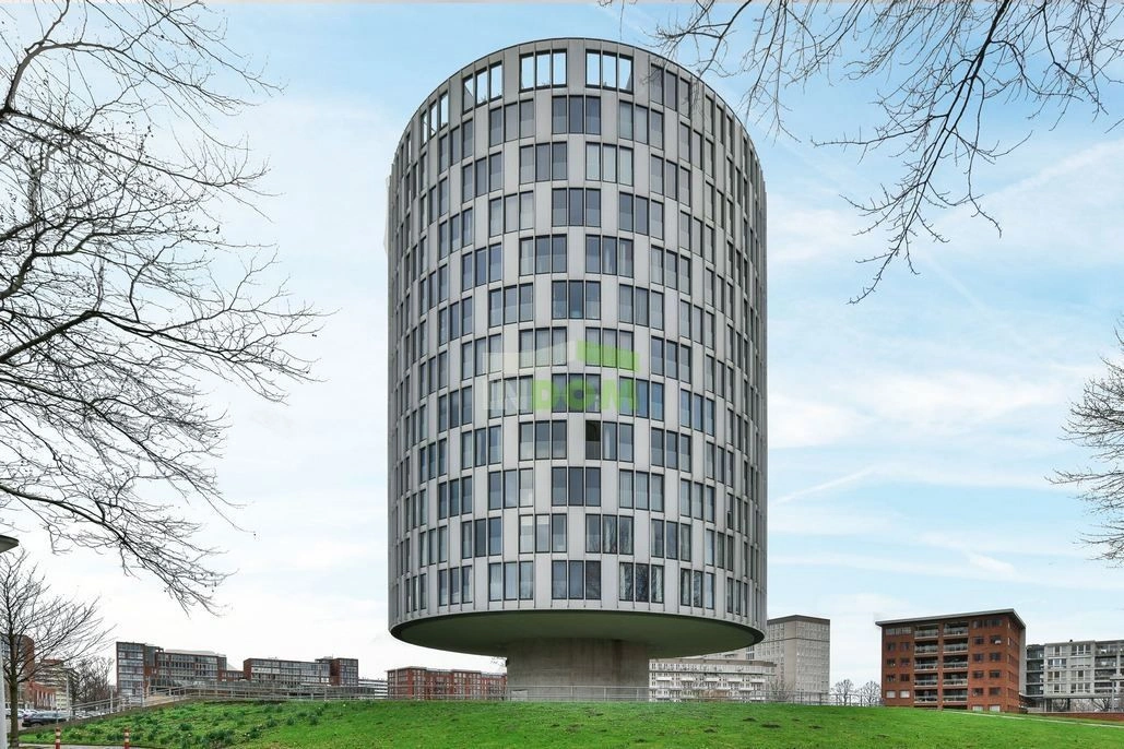 شقة مكونة من غرفتي نوم بجوار البحيرة في منطقة المنتزه في أمستردام - 459,200 €