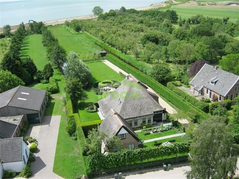 فيلا على الخليج في منطقة راقية من أمستردام، هولندا