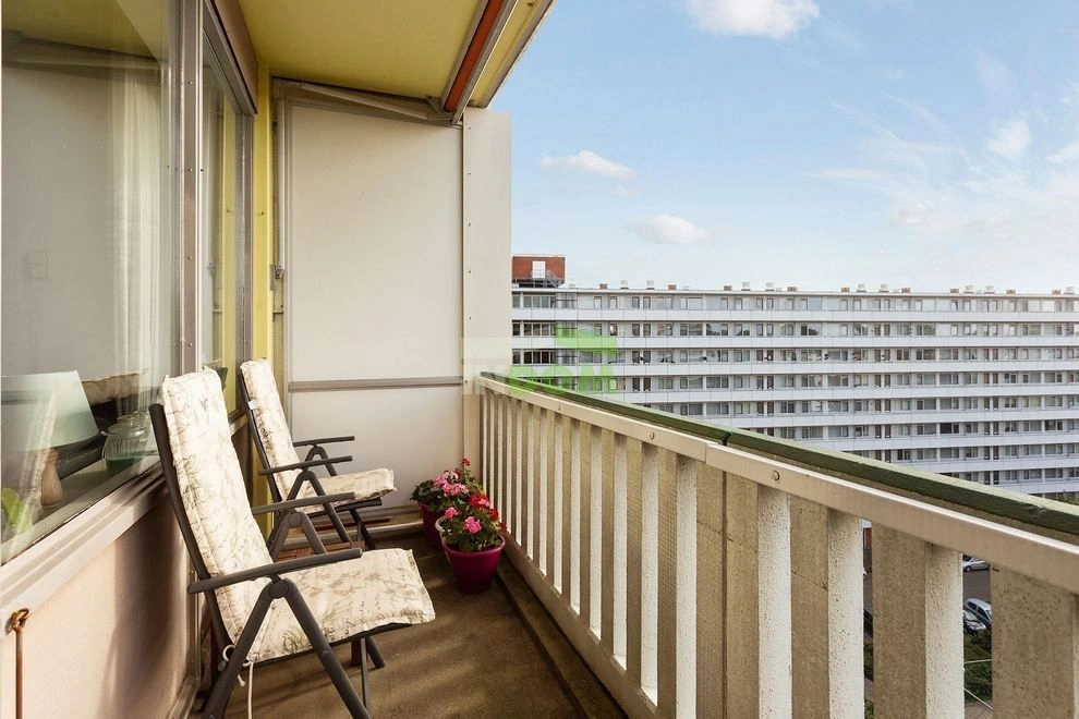 Apartment 2+1 in Osdorp-Oost area in Amsterdam