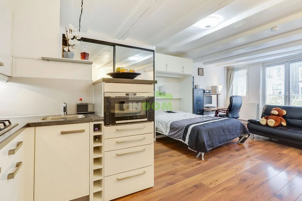 Renovated studio in the historic center of Amsterdam