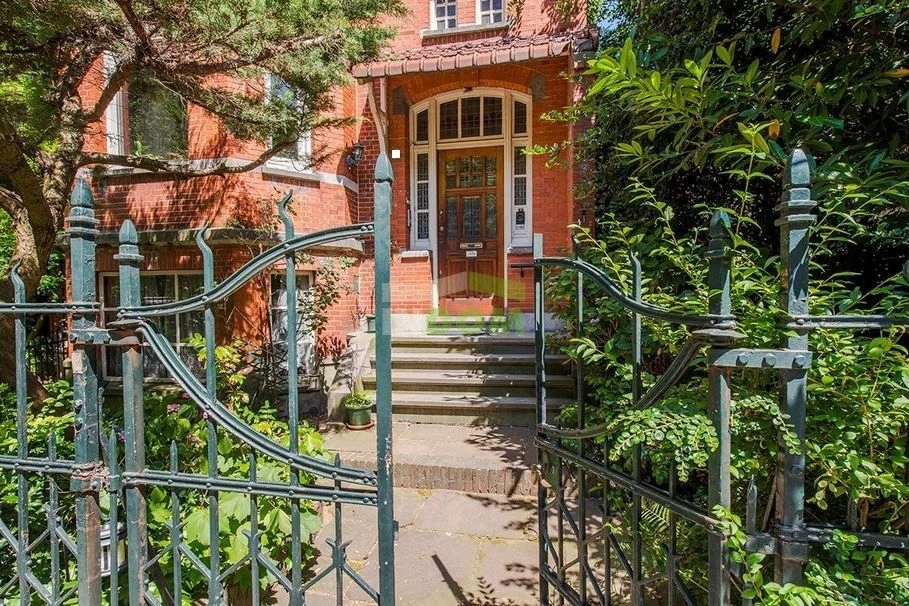 Mansão de luxo com terraço no centro de Amsterdã, na Holanda