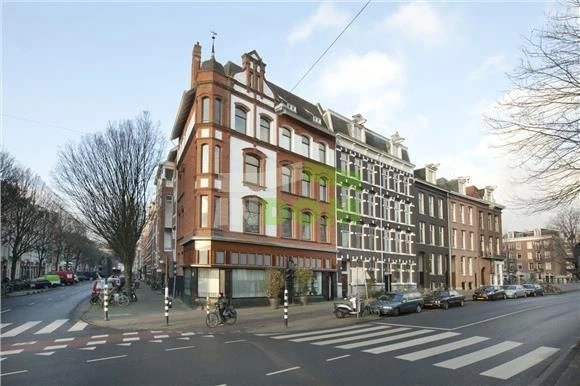 3+1 apartment in a historic canal house in Amsterdam