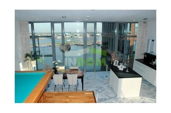 شقة مريحة بمساحة 201 م2 مع إطلالة على الخليج في أمستردام