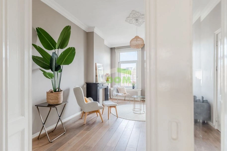 شقة في منزل تاريخي على القناة في وسط أمستردام، هولندا