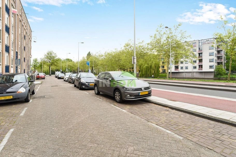 شقة مشرقة في مركز أمستردام مع شرفة، هولندا