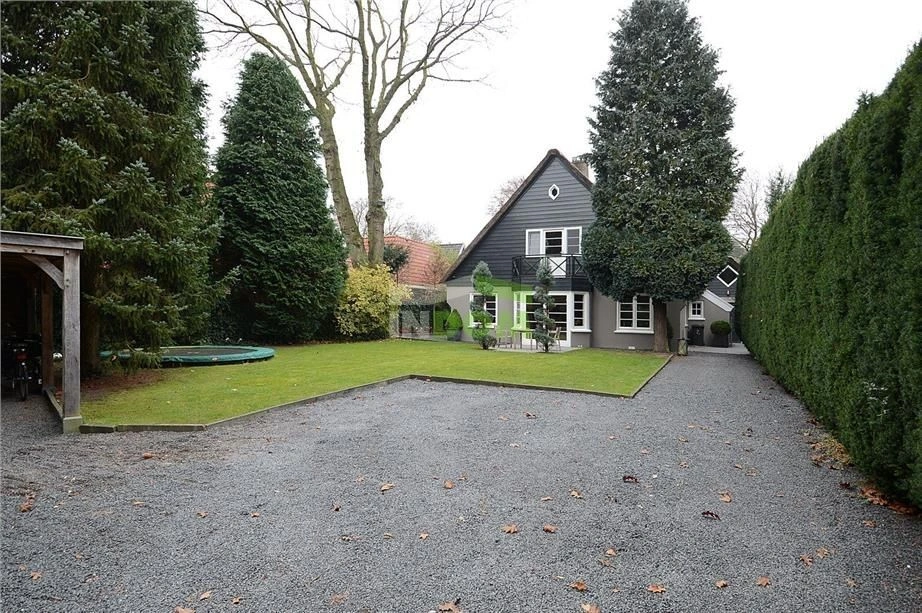 ویلای 6+1 در حومه مد روز لورن آمستردام