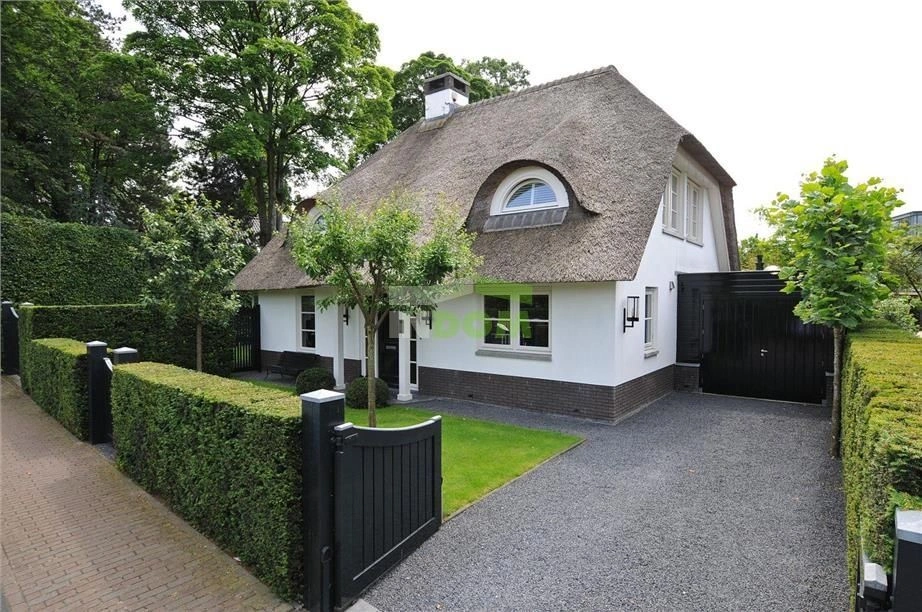 فيلا فاخرة في ضاحية راقية في أمستردام، هولندا