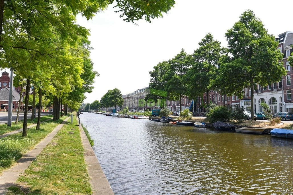 شقة مضيئة بغرفتي نوم بالقرب من مركز أمستردام، هولندا