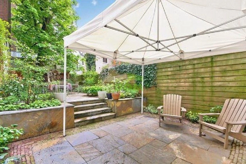 قصر تاريخي في المركز التاريخي لأمستردام، هولندا