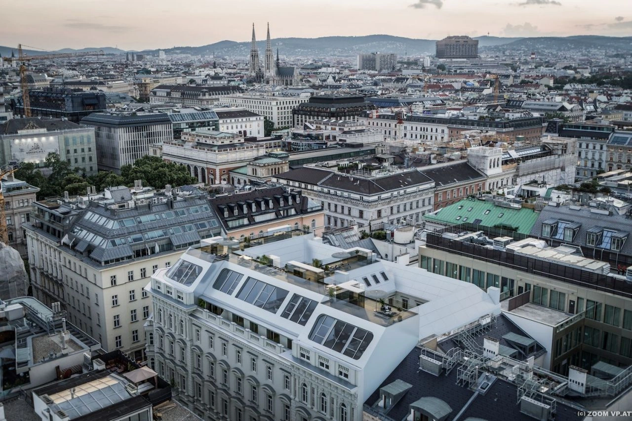 Apartment in the first district of Vienna with modern finishes