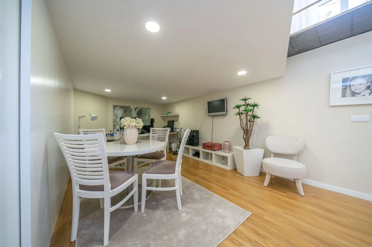 خانه با تزیینات عالی در پواوا دِ وارزیم، منطقه پورتو