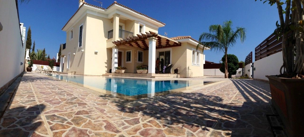 Exquisite Villa 172 m2 in Larnaca