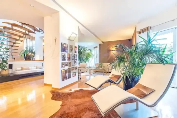 Elegante villa en una zona pintoresca de Zagreb - 899,000 €