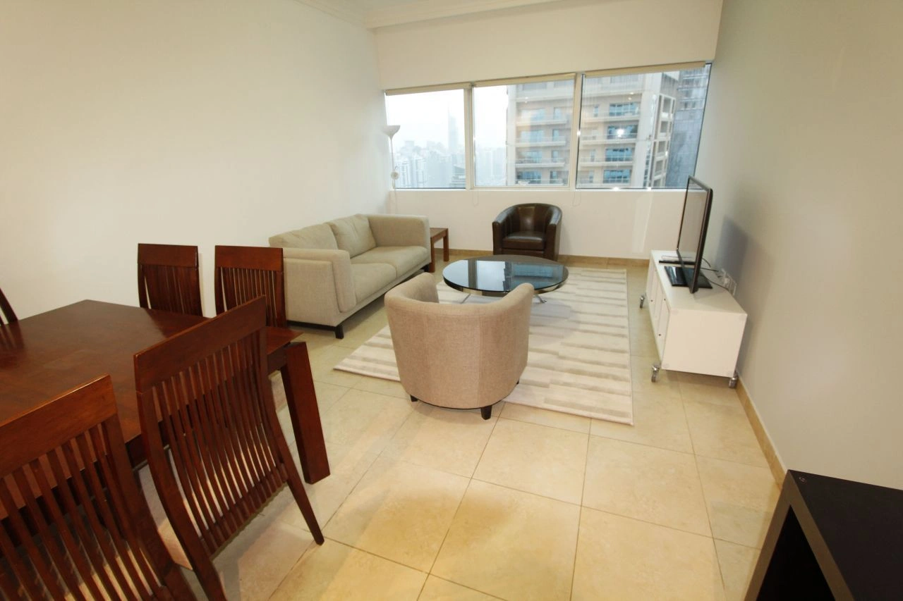 Apartamento 80 m2 con vistas a los campos de golf en Dubái