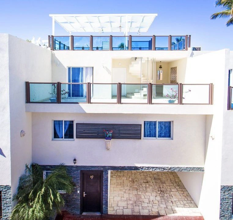 Дизайнерский отремонтированный таунхаус недалеко от пляжа в Пунта-Кане, Доминиканская Республика