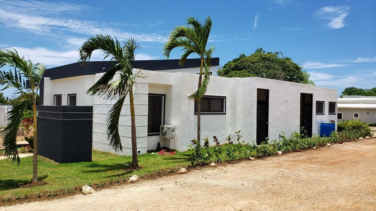 索苏阿带露天泳池的2+1别墅