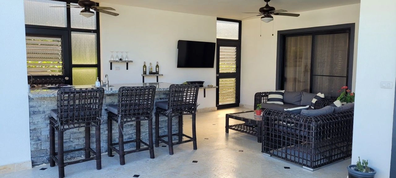 索苏阿带露天泳池的2+1别墅