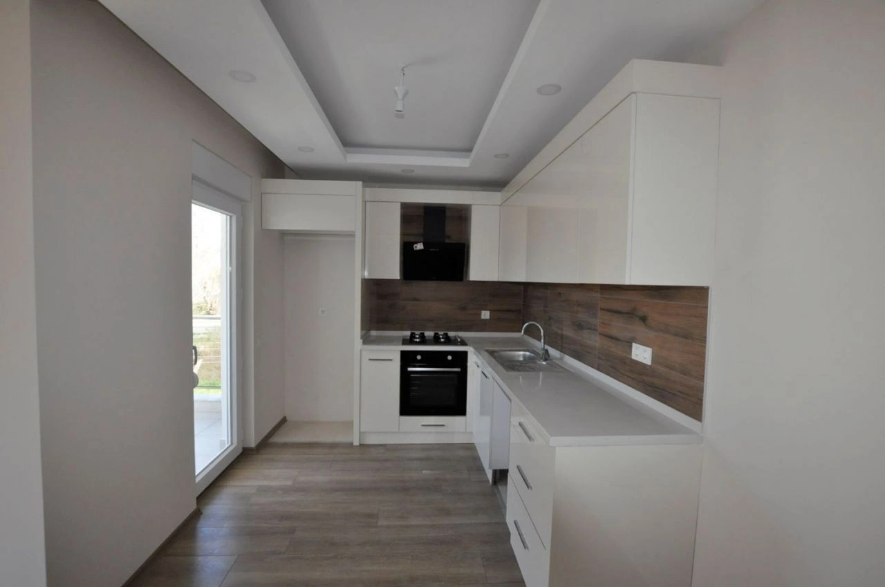 एंटाल्या, तुर्की में नदी-नहर के पास 2+1 अपार्टमेंट