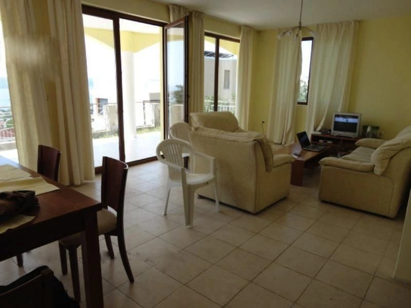 ویلای سهطبقه در منطقه معتبر سوئتی نیکولا - ۳۰۰,۰۰۰ €