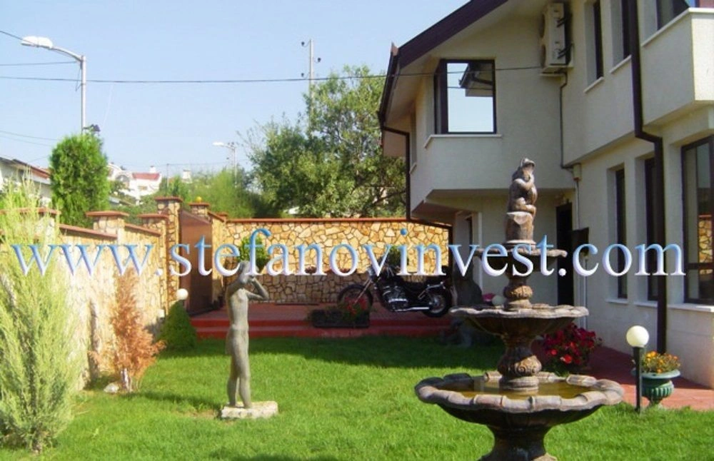 Villa in a prestigious area of Varna, a few minutes from the sea, Bulgaria