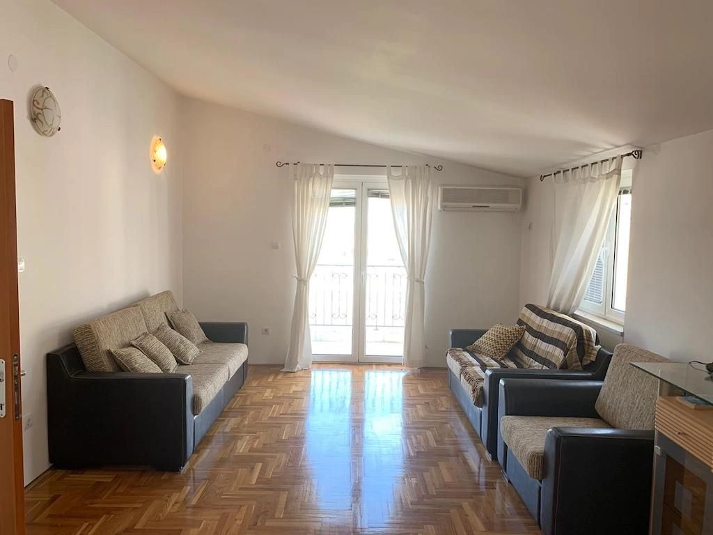 Accogliente appartamento 1+1 a Budva