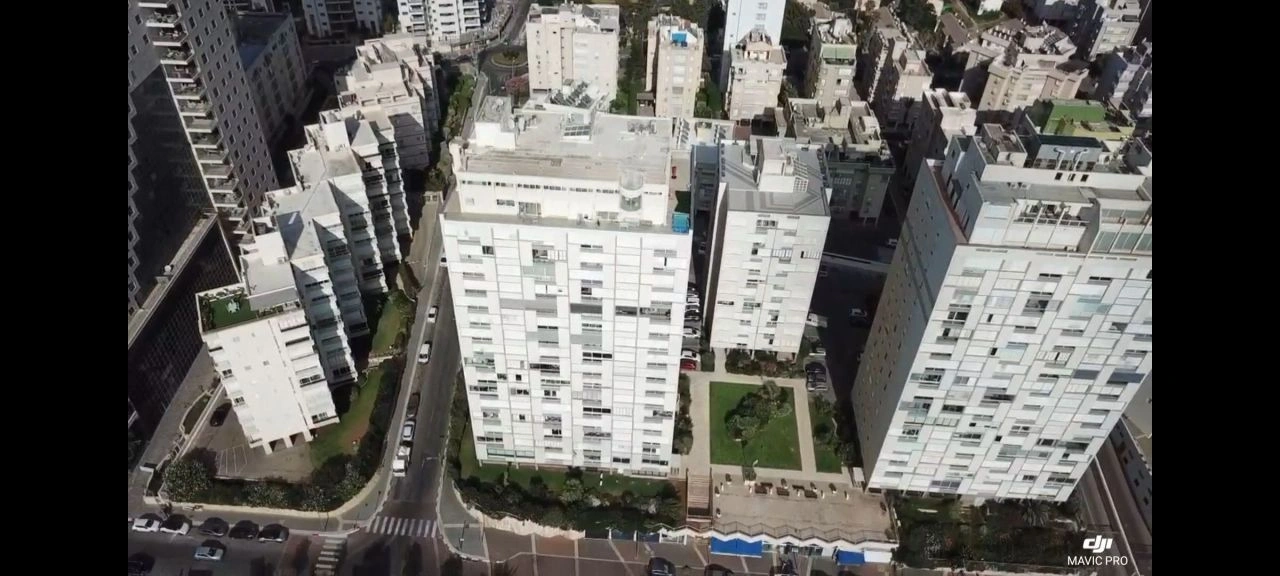 以色列内坦亚近海 8+1 顶层公寓