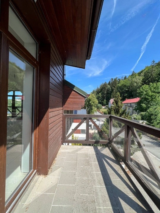 Apartamento moderno de 72 m² próximo ao parque em Marianske Lazne