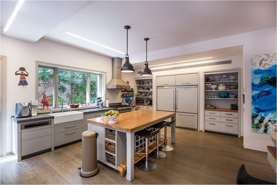 فيلا مع حديقة ومسبح خاص في وسط تل أبيب - 25,679,500 $