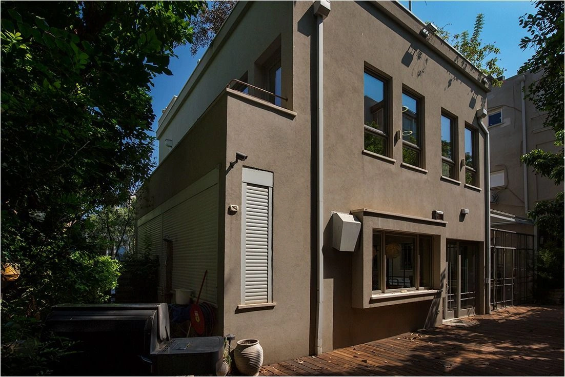 فيلا مع حديقة ومسبح خاص في وسط تل أبيب - 25,679,500 $