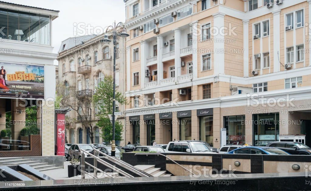 Luxury apartment 350 m2 in the historical center of Baku