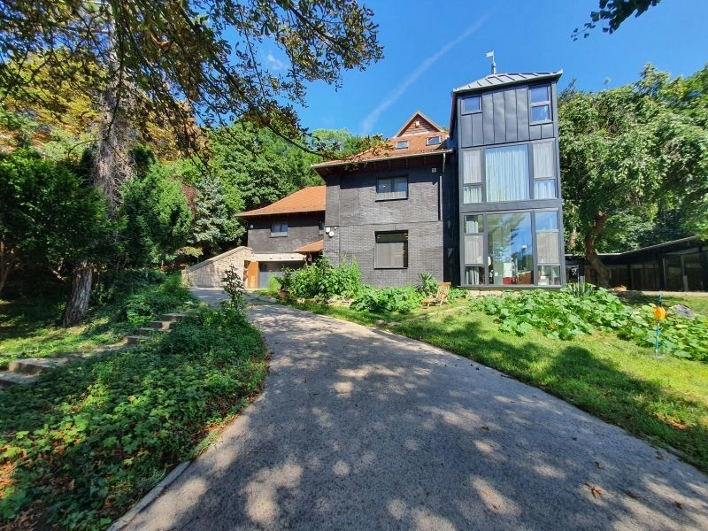 Büyük bir aile için Budapeşte'de 930 m² villa