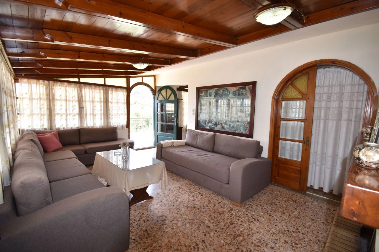 اشترِ فيلا في لوتراتكي، 240 م2، 3 غرف نوم