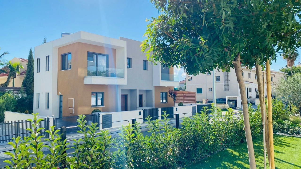 Magnificent townhouse 121 m2 near the sea