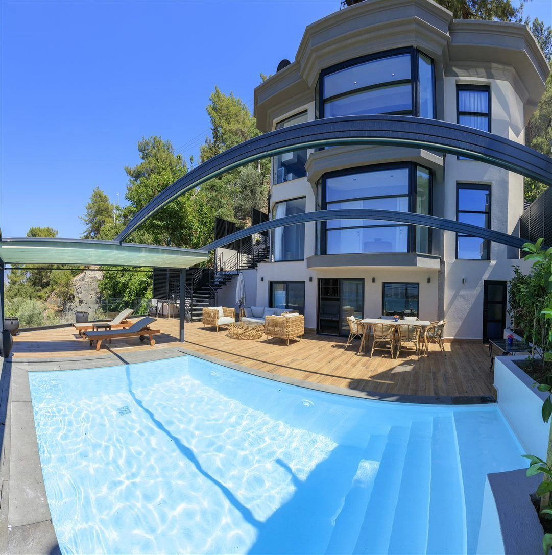 Villa in Turkey 260 m2 overlooking the port in Fethiye