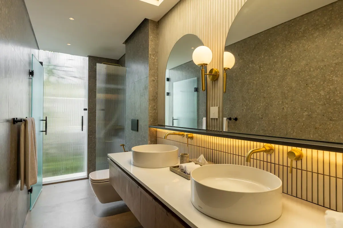 Casa adosada de 200 m2 con muebles en Bukit