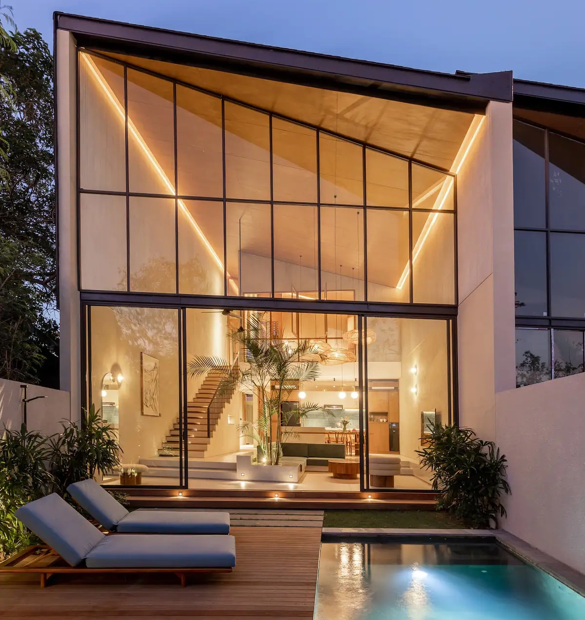 Casa adosada de 200 m2 con muebles en Bukit