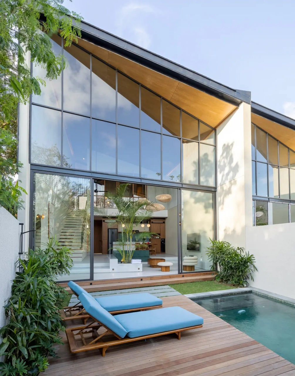 Casa adosada de 200 m2 con muebles en Bukit