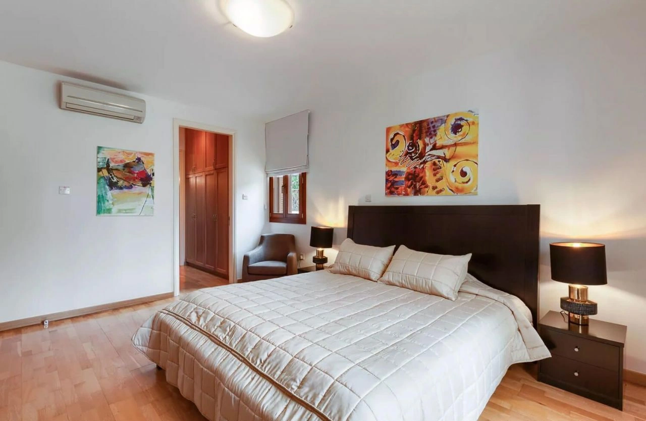 Charming bungalow 151 m2 in Paphos area