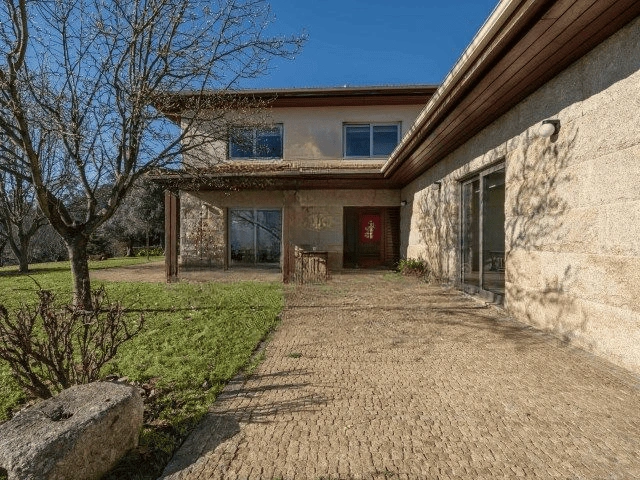 منزل أصيل بمساحة 318 م² في موقع أمارانتي بالبرتغال