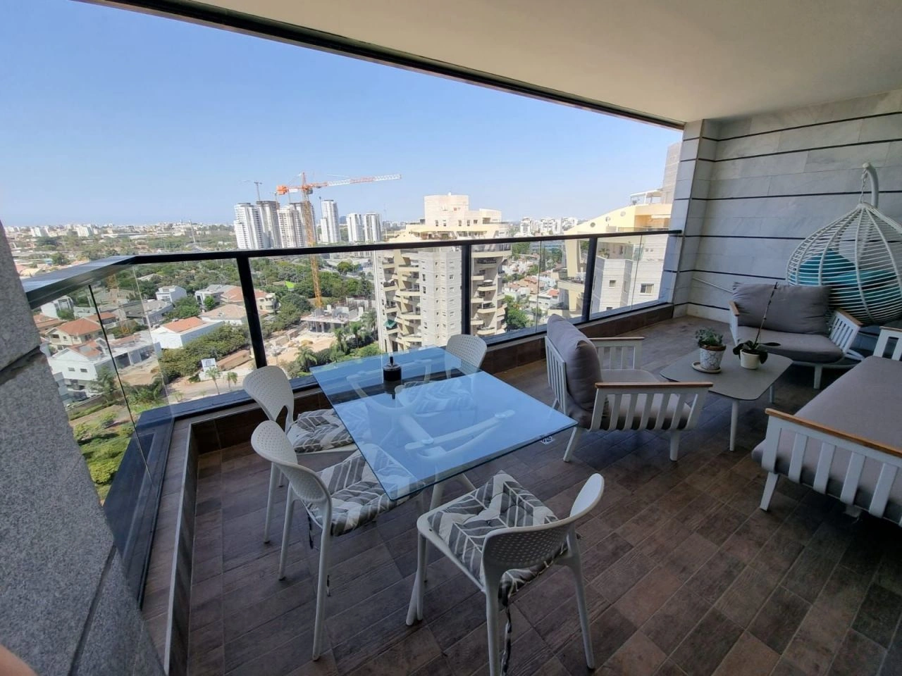 以色列里雄莱锡安两阳台公寓