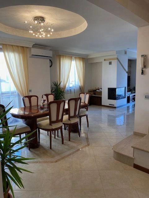 Luxury villa on Garda
