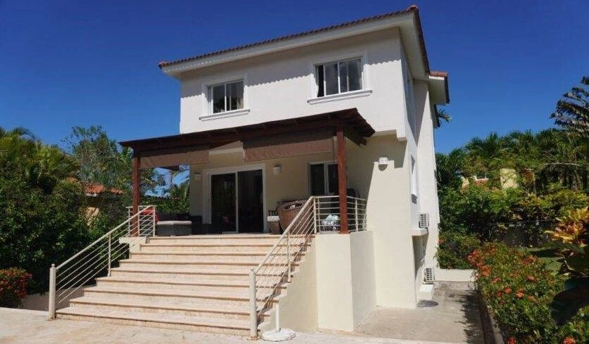 Villa with a steep terrace in a quiet and well-maintained area of Sosua, Dominican Republic