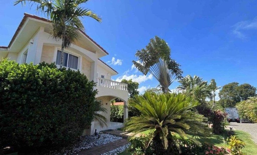 Villa with a steep terrace in a quiet and well-maintained area of Sosua, Dominican Republic