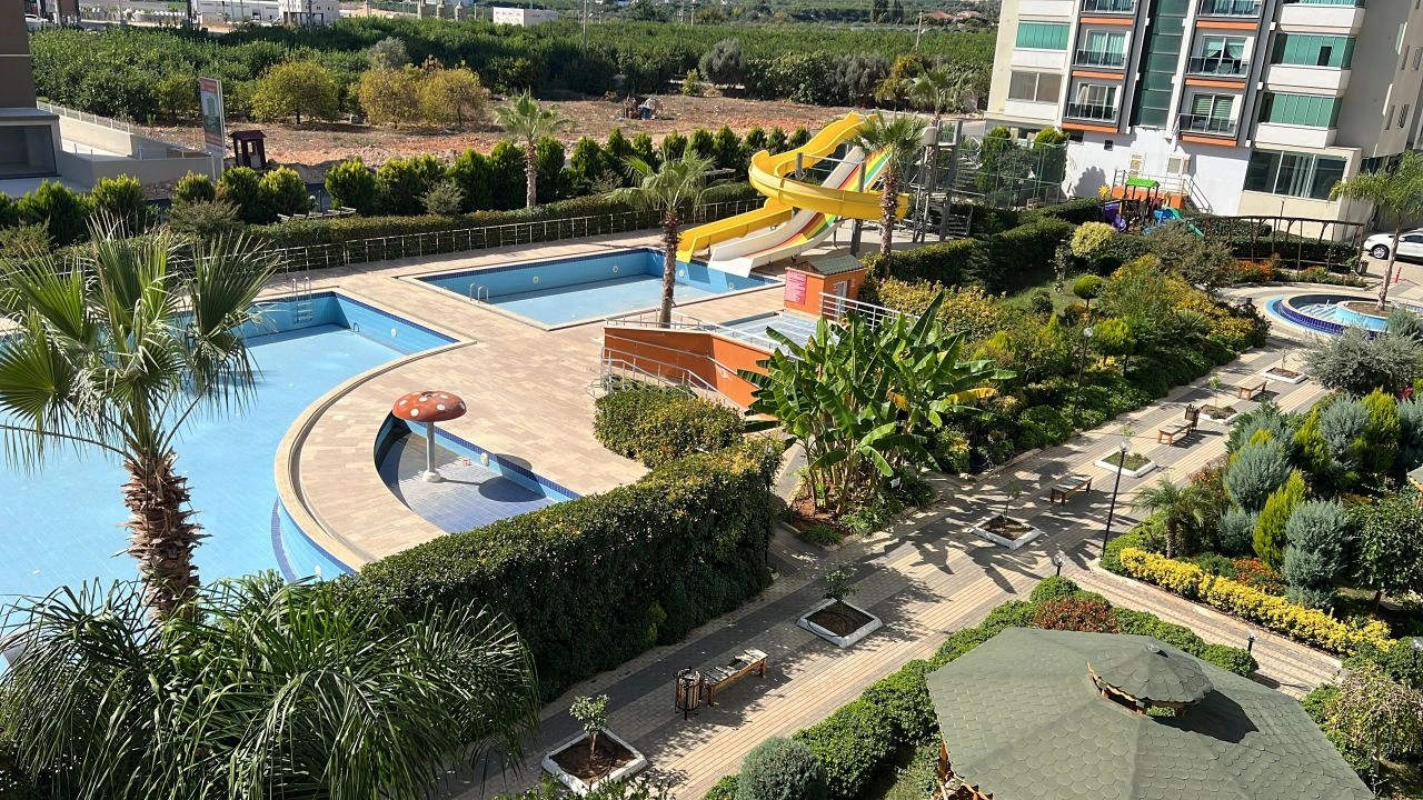 मर्सिन में भूमध्यसागर के बिलकुल पास, विशाल 180 m2 अपार्टमेंट