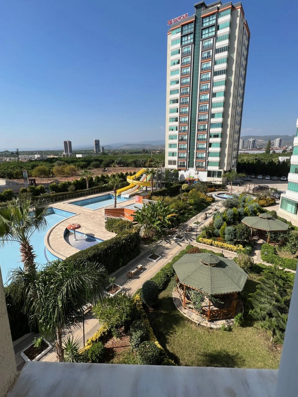 मर्सिन में भूमध्यसागर के बिलकुल पास, विशाल 180 m2 अपार्टमेंट