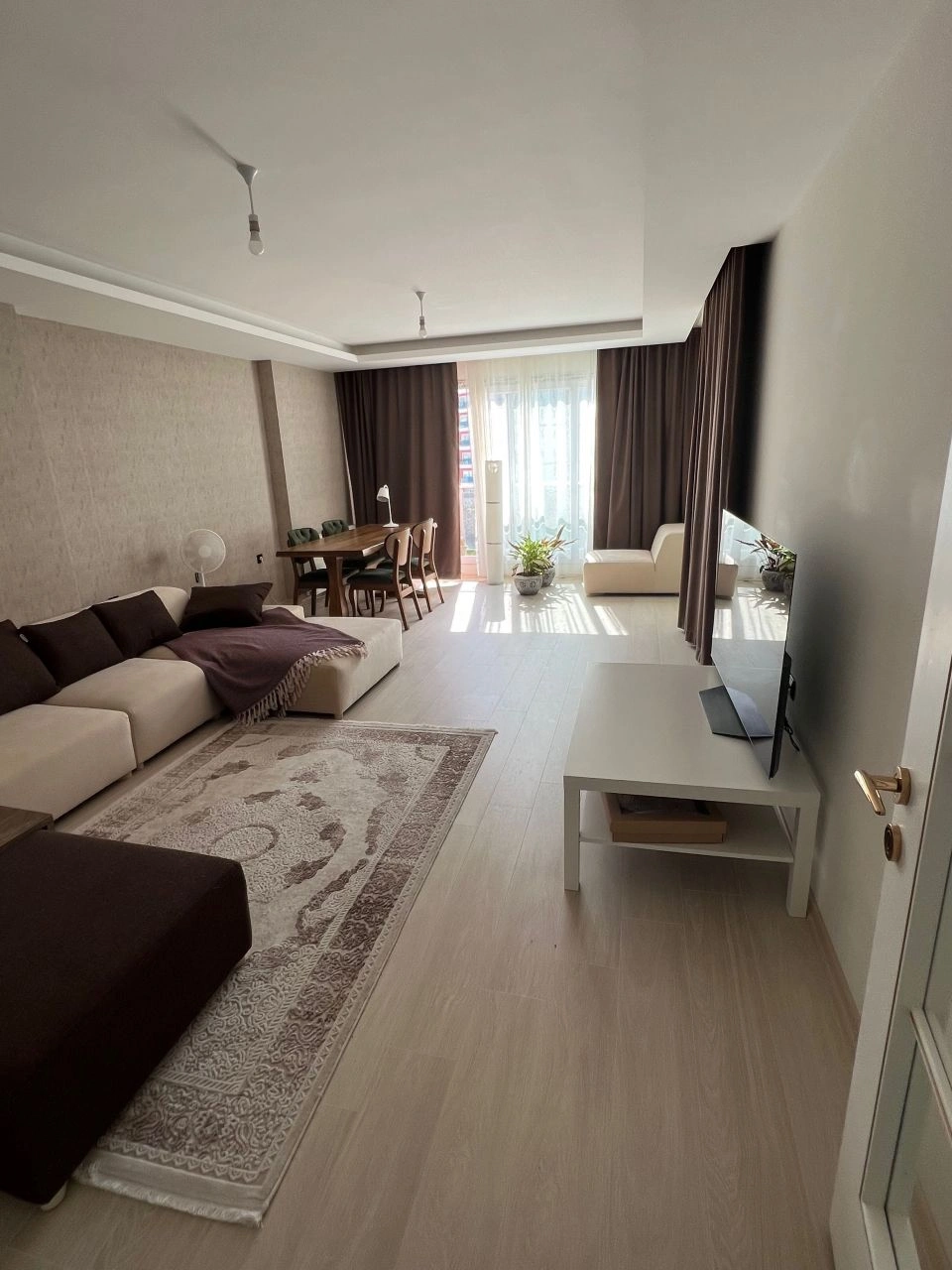 मर्सिन में भूमध्यसागर के बिलकुल पास, विशाल 180 m2 अपार्टमेंट